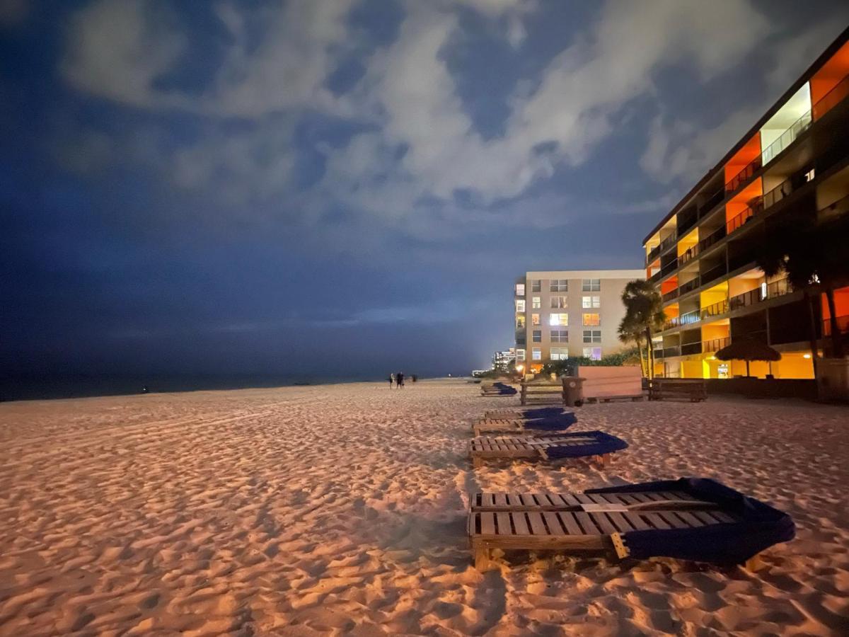 Holiday Isles Resort Madeira Beach Exterior foto