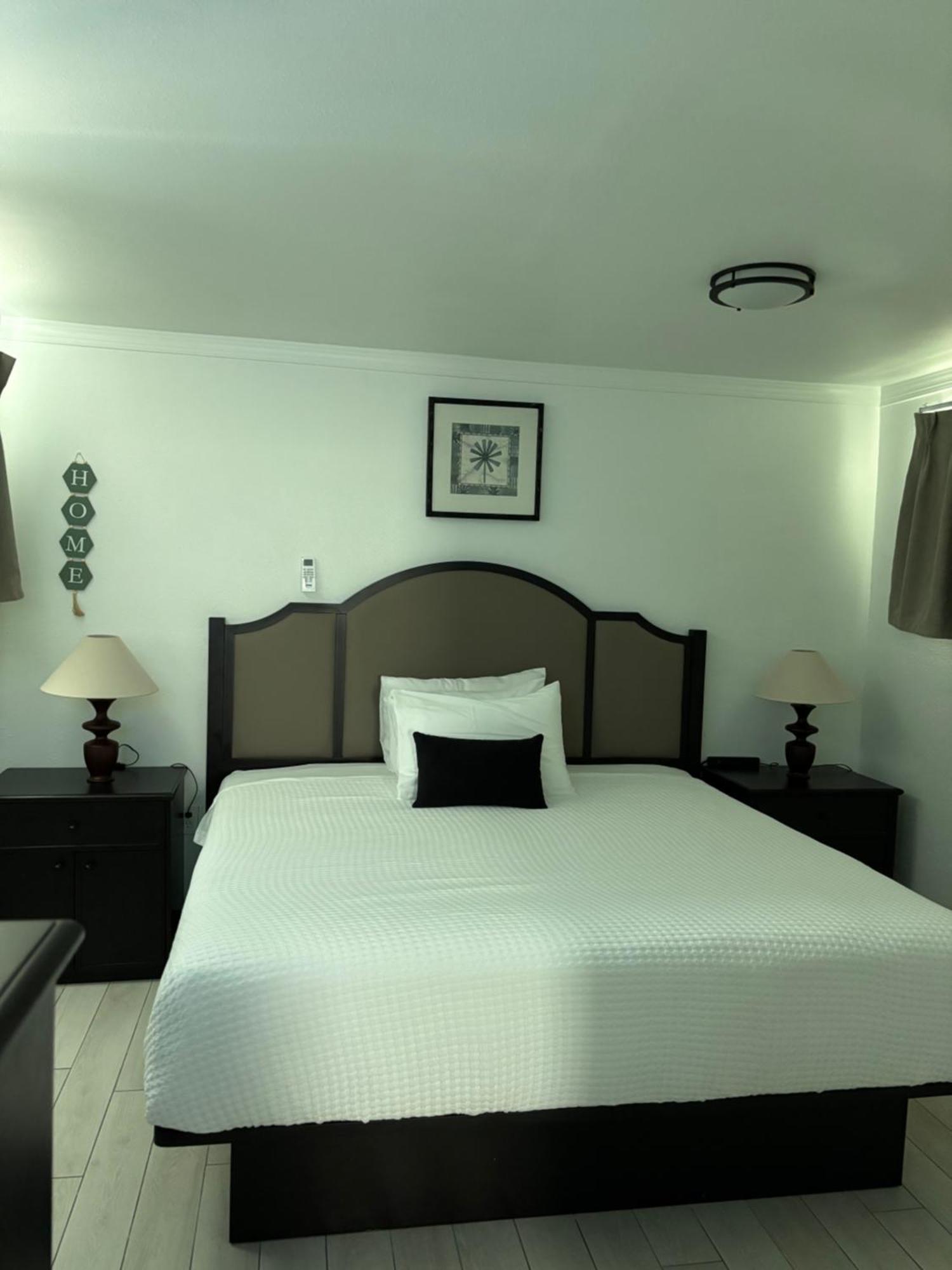 Holiday Isles Resort Madeira Beach Exterior foto