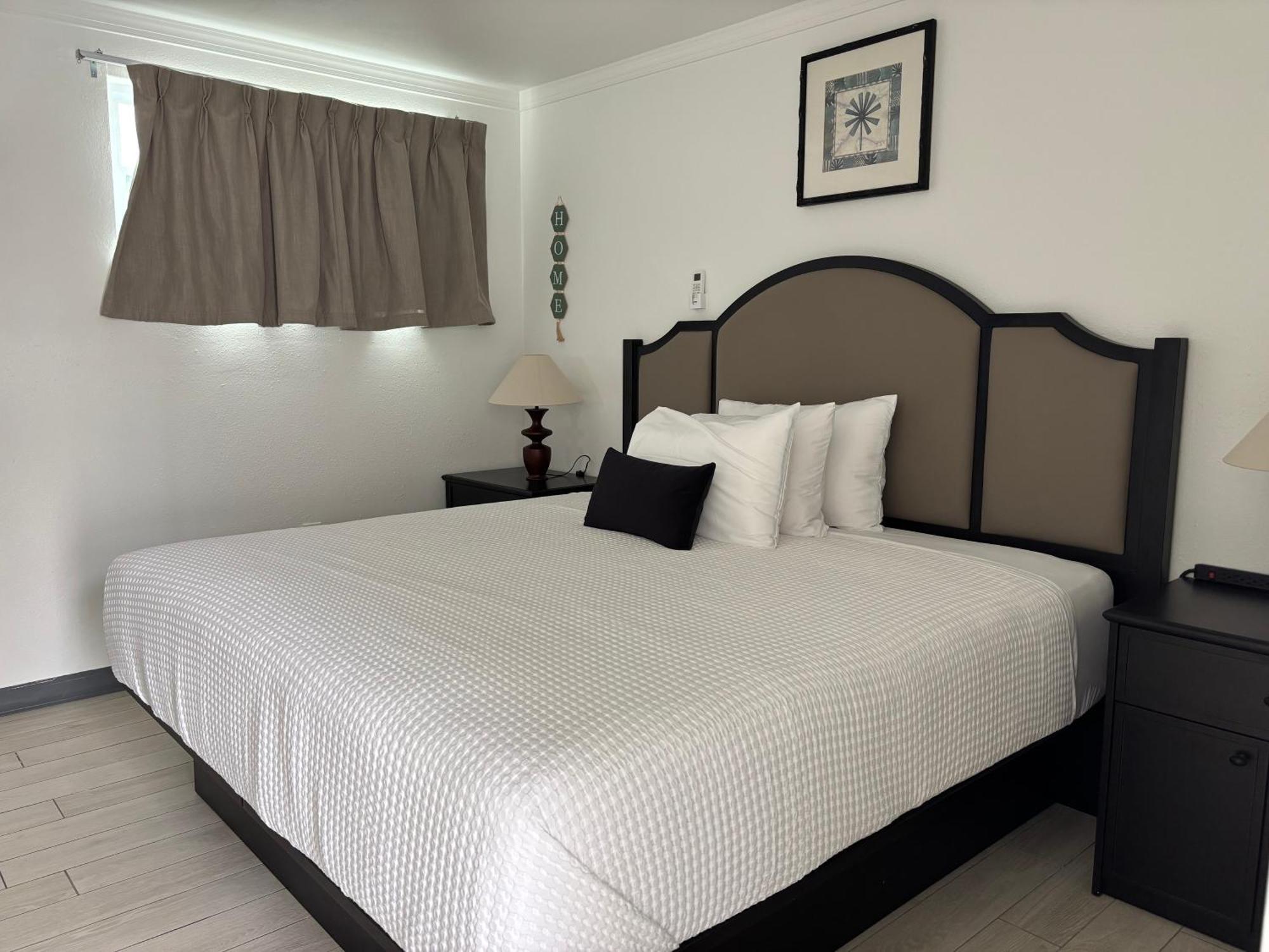 Holiday Isles Resort Madeira Beach Exterior foto